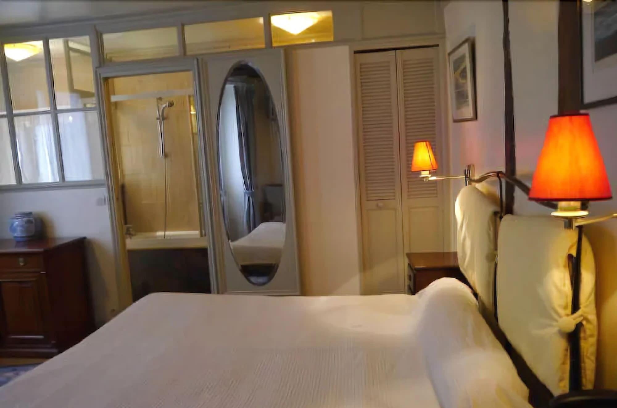 Hotel Les Degres De Notre Dame Paris Bagian luar foto