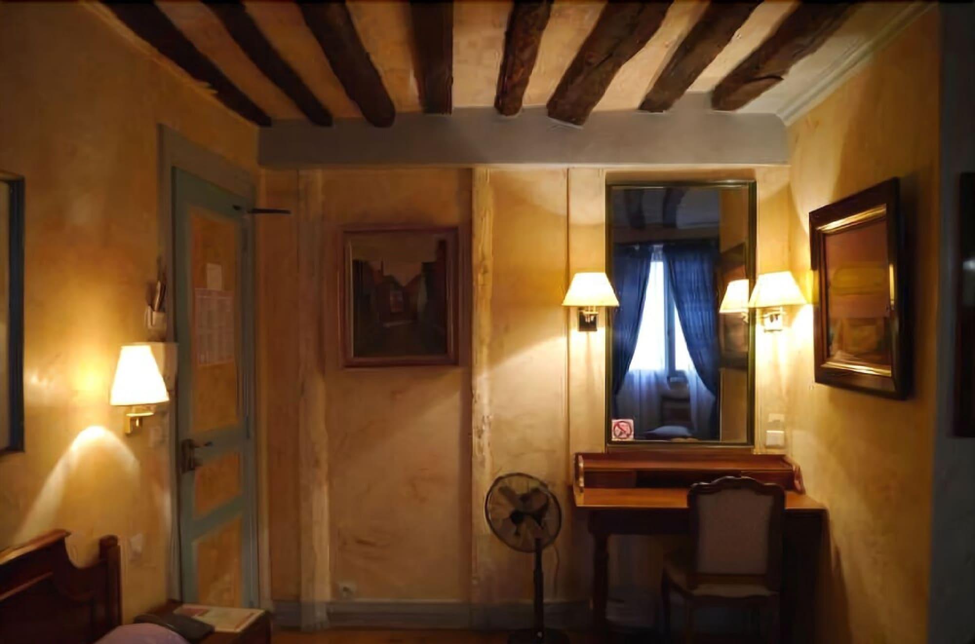 Hotel Les Degres De Notre Dame Paris Bagian luar foto