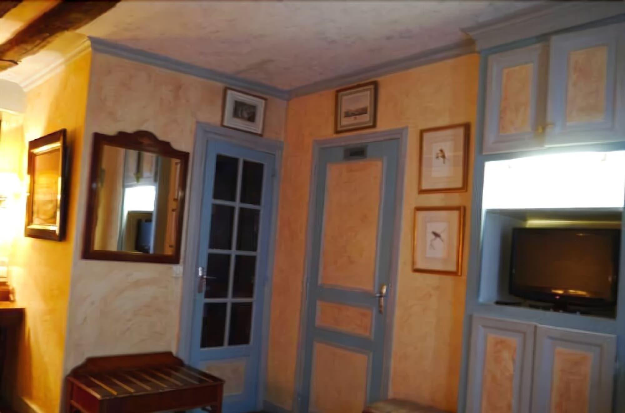 Hotel Les Degres De Notre Dame Paris Bagian luar foto