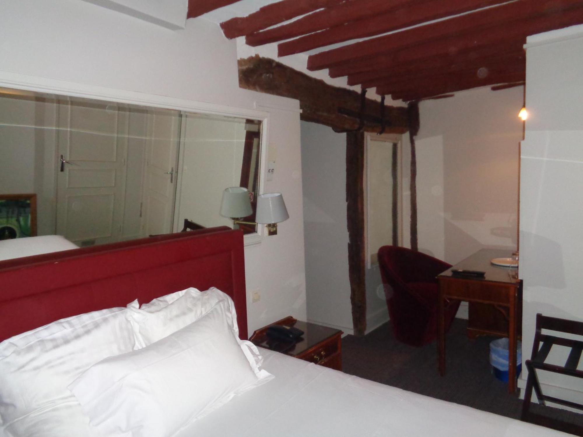 Hotel Les Degres De Notre Dame Paris Bagian luar foto