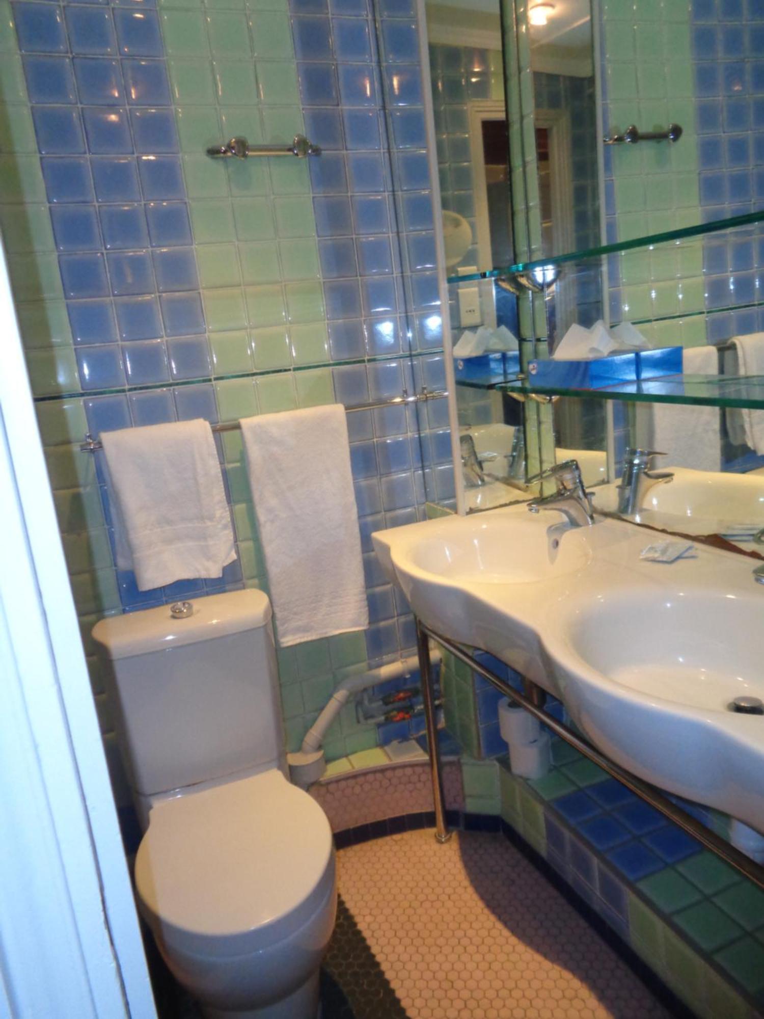 Hotel Les Degres De Notre Dame Paris Bagian luar foto