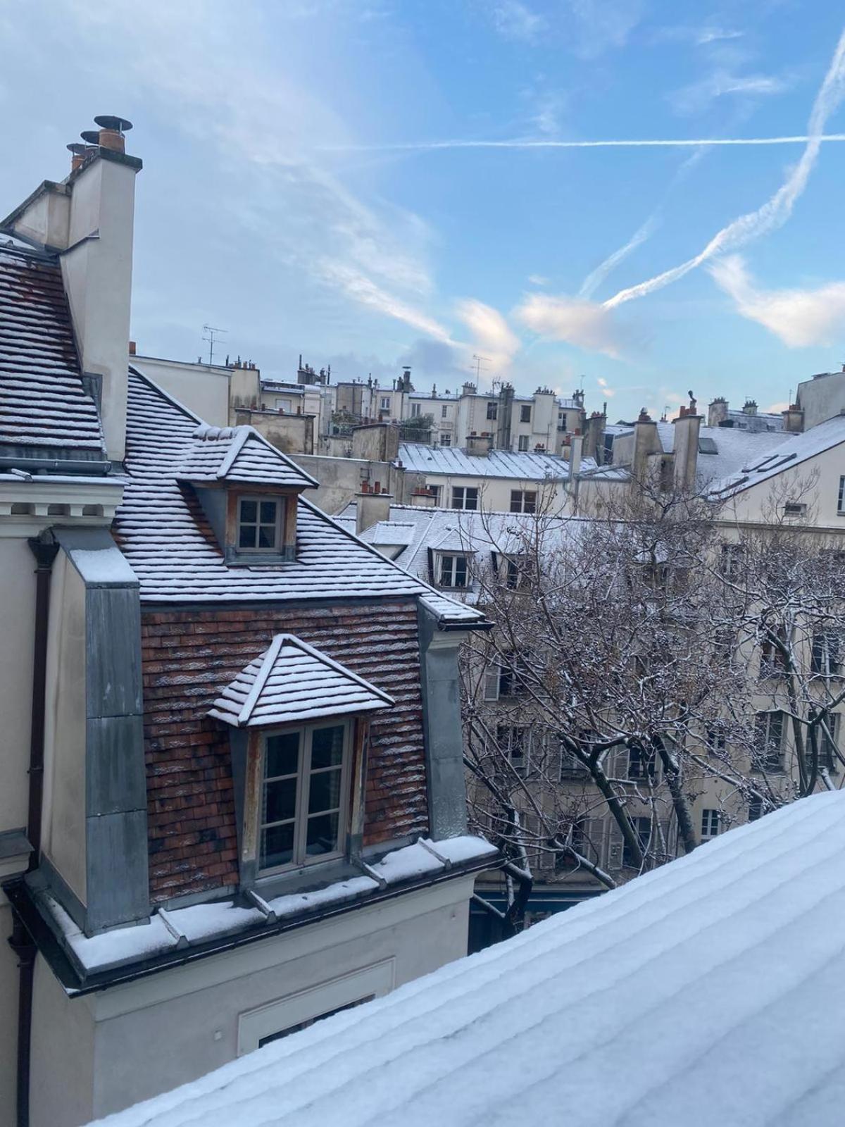 Hotel Les Degres De Notre Dame Paris Bagian luar foto