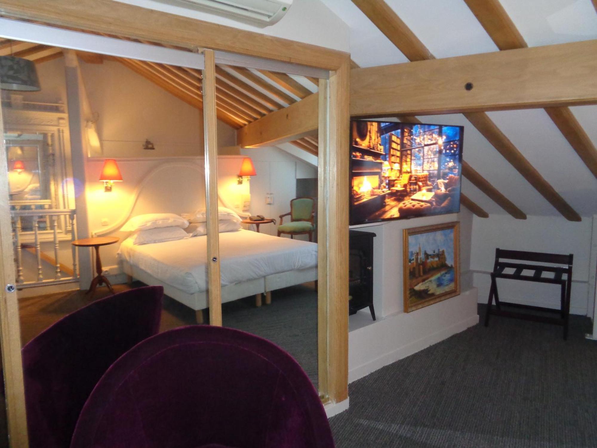Hotel Les Degres De Notre Dame Paris Bagian luar foto